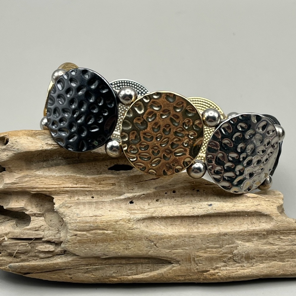 Elegant Multi-Color Bracelet